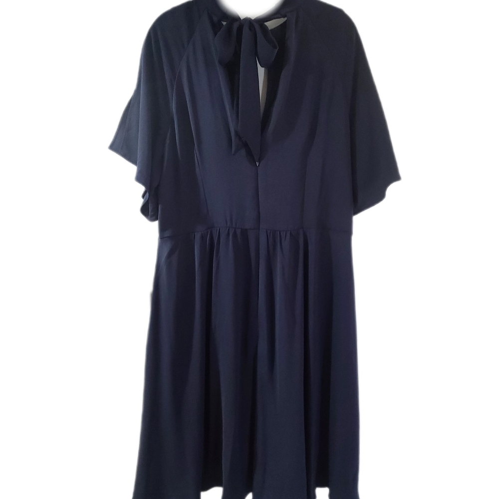 CITY CHIC + Nordstrom Navy Blue Cut Out V-neck Split Sleeve Tie Back 16 - Picture 9 of 12